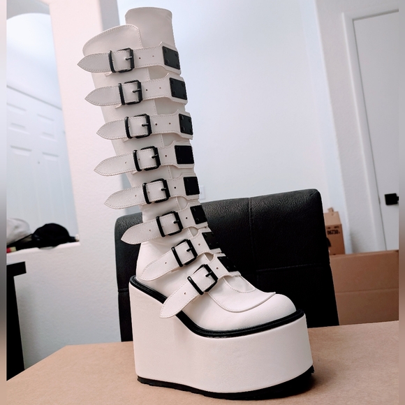 SOLD NIB Demonia Icy Trinity Boots - Picture 8 of 11